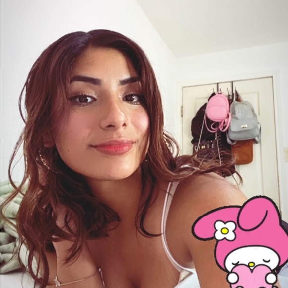 Meet your Posher, Gaby - Picture 1 of 1